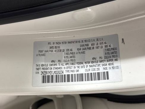 Used 2018 MAZDA MAZDA3 Grand Touring w/ Premium Equipment Package FWD image 43