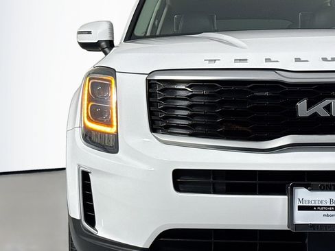 Used 2022 Kia Telluride EX w/ EX Premium Package image 14
