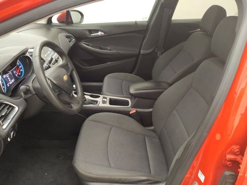 Used 2018 Chevrolet Cruze LS FWD image 17