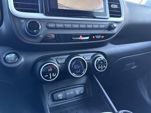 New 2025 Hyundai Venue Limited image 22