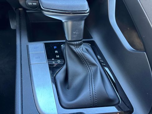 Used 2022 Hyundai Elantra SEL image 14