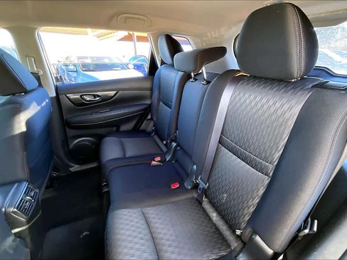 Used 2017 Nissan Rogue S image 18