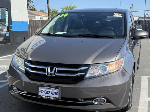 Used 2014 Honda Odyssey Touring Elite image 23