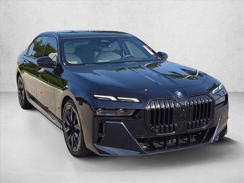 Certified 2023 BMW 740i w/ Parking Assistance Package RWD image 3