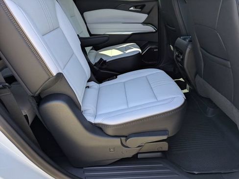 New 2026 Chevrolet Traverse High Country FWD image 37