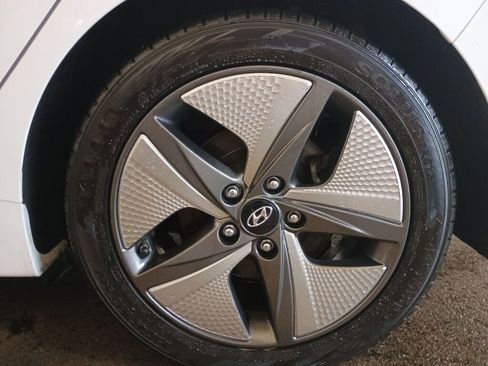 Used 2020 Hyundai Ioniq SEL image 26