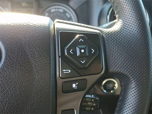 Used 2022 Toyota Tacoma TRD Sport image 21