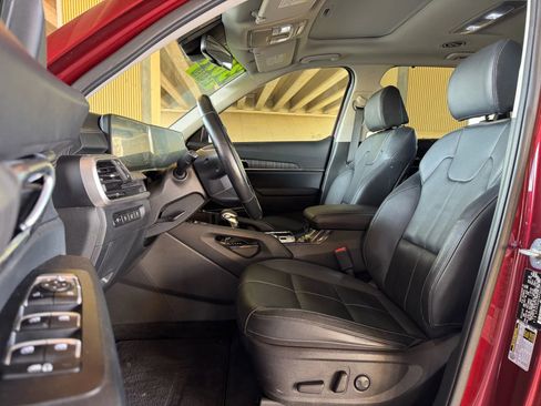 Used 2023 Kia Telluride EX image 11