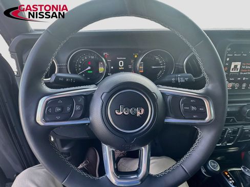 Used 2023 Jeep Wrangler Unlimited Sahara AWD/4WD image 14
