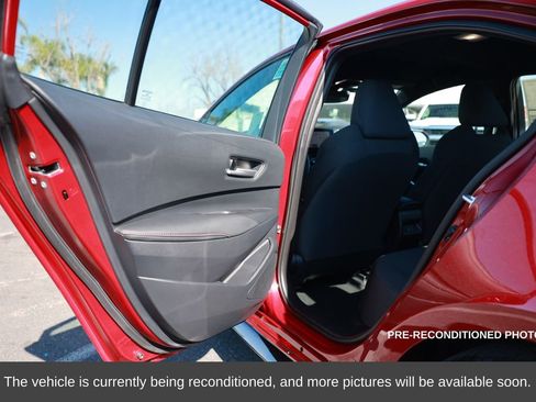 Used 2025 Toyota Corolla SE image 34