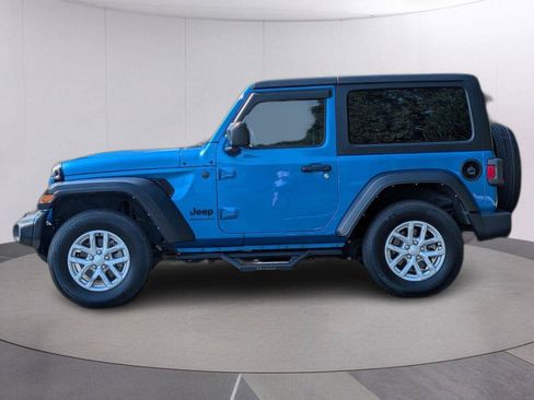 Used 2023 Jeep Wrangler Sport AWD/4WD image 2