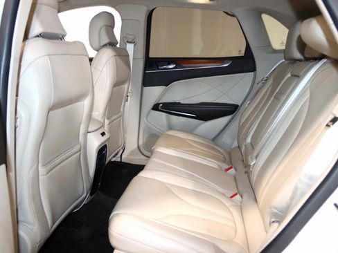 Used 2017 Lincoln MKC Select w/ Lincoln MKC Climate Package image 53