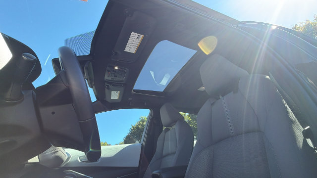 Used 2023 Toyota Corolla SE w/ SE Premium Package FWD image 29