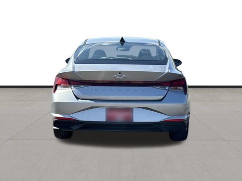Used 2023 Hyundai Elantra SEL w/ Convenience Package FWD image 6
