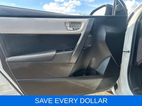 Used 2017 Toyota Corolla LE FWD image 6