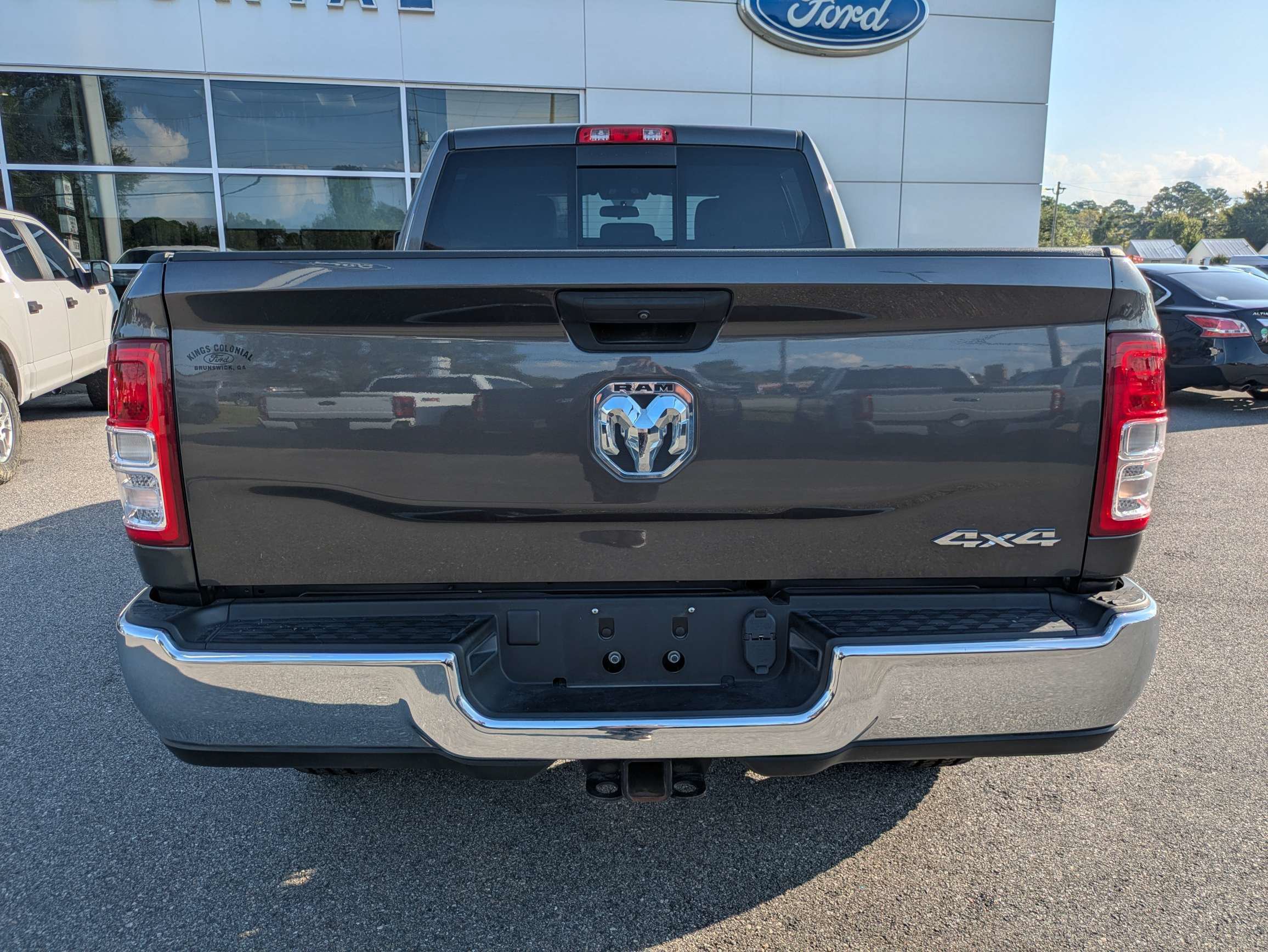 Used 2024 RAM 2500 Tradesman w/ Chrome Appearance Group AWD/4WD image 4
