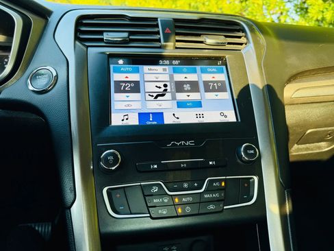 Used 2019 Ford Fusion SE image 44