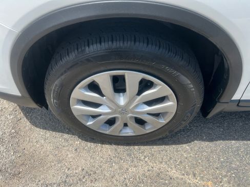 Used 2020 Nissan Rogue S AWD/4WD image 10