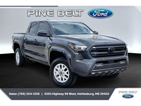 Used 2025 Toyota Tacoma SR5 AWD/4WD image 1