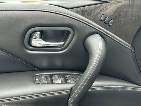 Used 2024 INFINITI QX80 Luxe AWD/4WD image 16