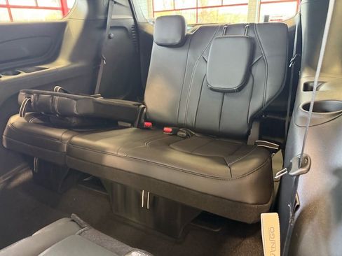 New 2026 Chrysler Pacifica Select AWD/4WD image 8