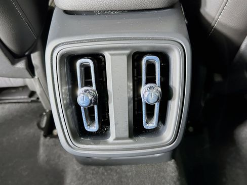 Used 2023 Volvo XC40 B5 Ultimate w/ Protection Package Premier image 28