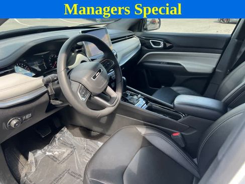Used 2025 Jeep Compass Limited AWD/4WD image 10