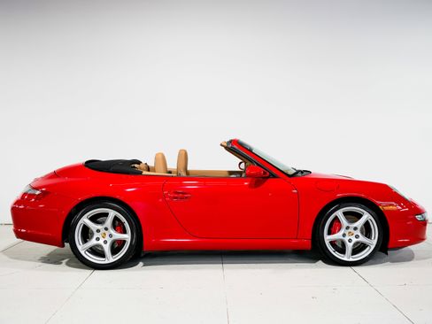 Used 2006 Porsche 911 Carrera S image 2