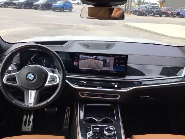 Used 2023 BMW X7 xDrive40i w/ Executive Package AWD/4WD image 21
