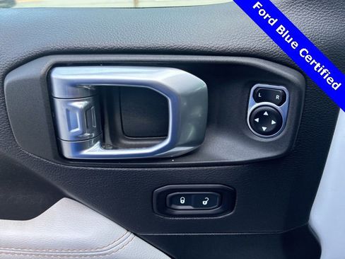 Used 2022 Jeep Wrangler Unlimited Sahara image 10