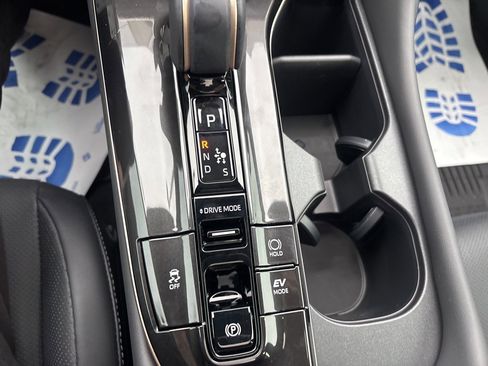 New 2025 Toyota Crown Signia Limited w/ Advanced Technology Package image 37