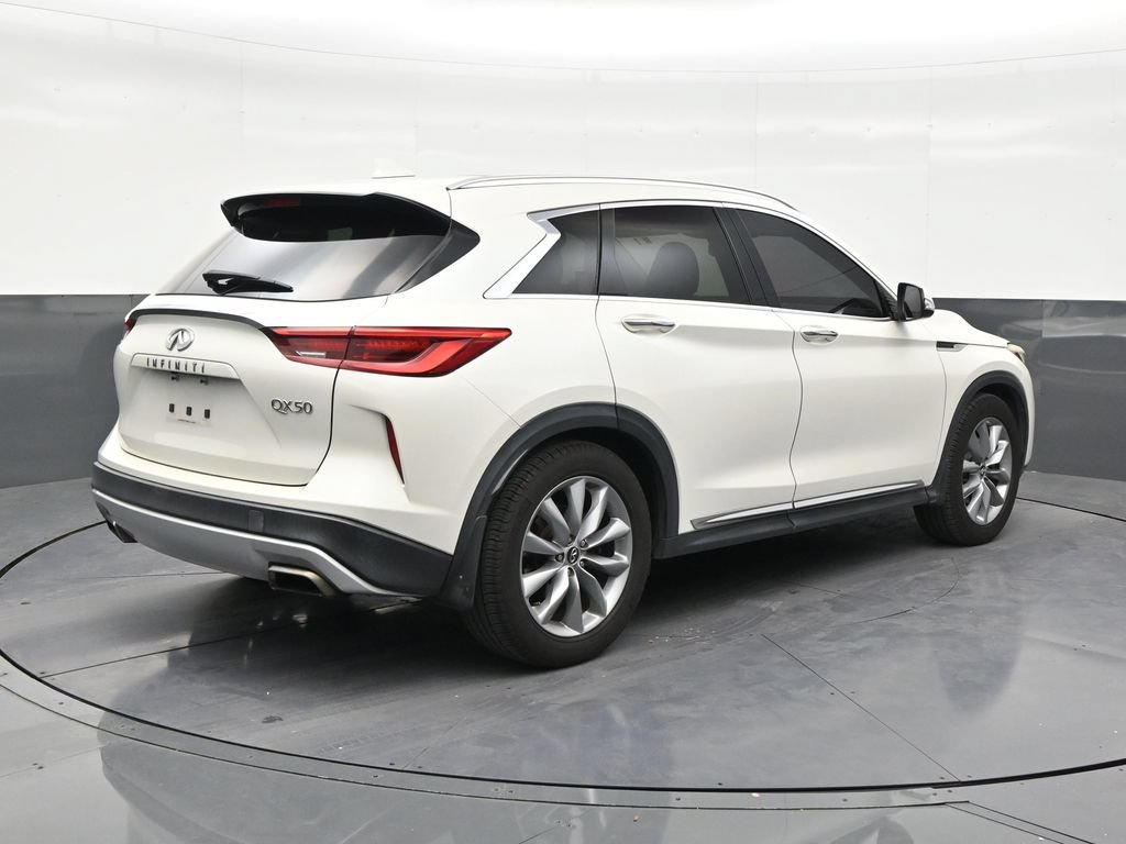 Used 2019 INFINITI QX50 Luxe w/ Navigation Package FWD image 5