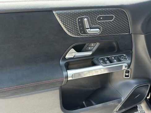 Certified 2025 Mercedes-Benz GLB 250 image 11