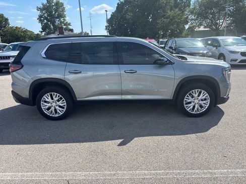 Used 2025 GMC Acadia Elevation w/ Elevation Premium Package FWD image 6