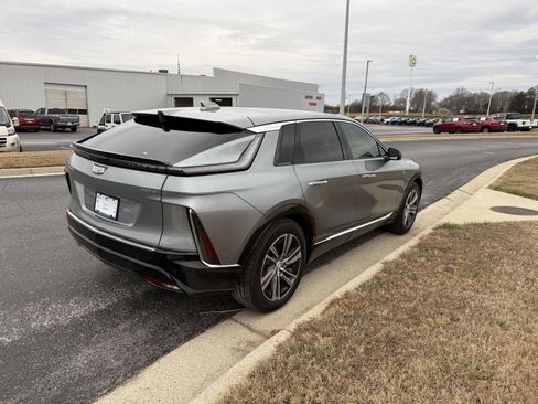 Certified 2024 Cadillac Lyriq Luxury image 5