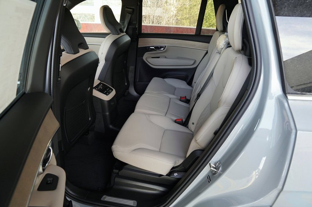 Used 2026 Volvo XC90 T8 Plus w/ Protection Package Premier AWD/4WD image 23