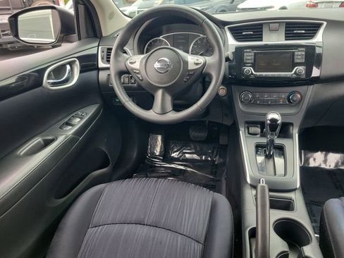 Used 2016 Nissan Sentra SV FWD image 11