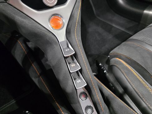 Used 2025 McLaren 750S Spider RWD image 14