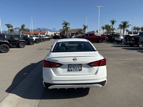 Used 2024 Nissan Altima 2.5 S image 7