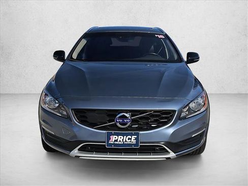 Used 2018 Volvo V60 T5 Cross Country w/ Convenience Package image 2