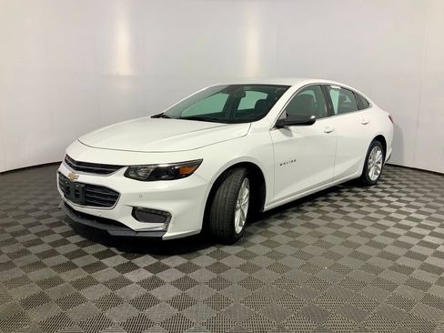 Used 2017 Chevrolet Malibu Hybrid w/ Leather Package FWD image 8