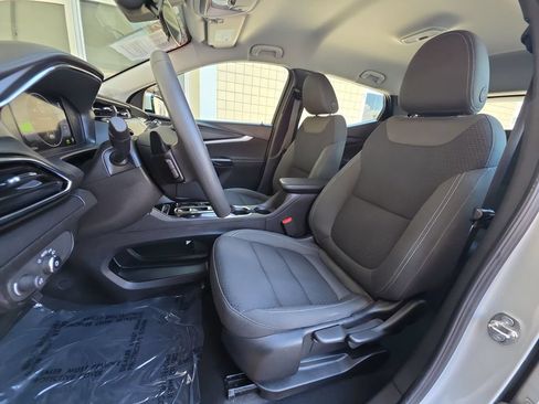 Used 2023 Chevrolet Bolt EUV LT FWD image 20