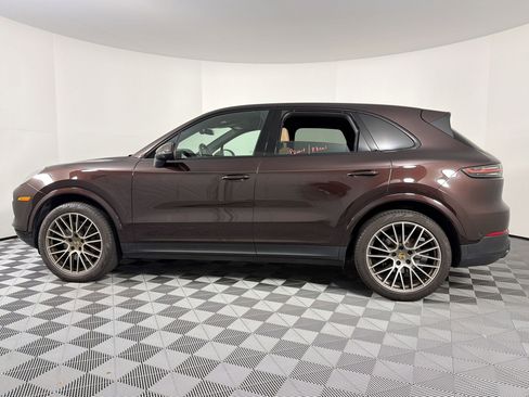 Certified 2022 Porsche Cayenne AWD/4WD image 2