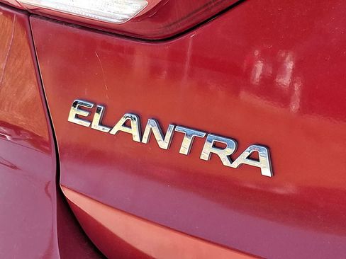 Used 2018 Hyundai Elantra SEL FWD image 34