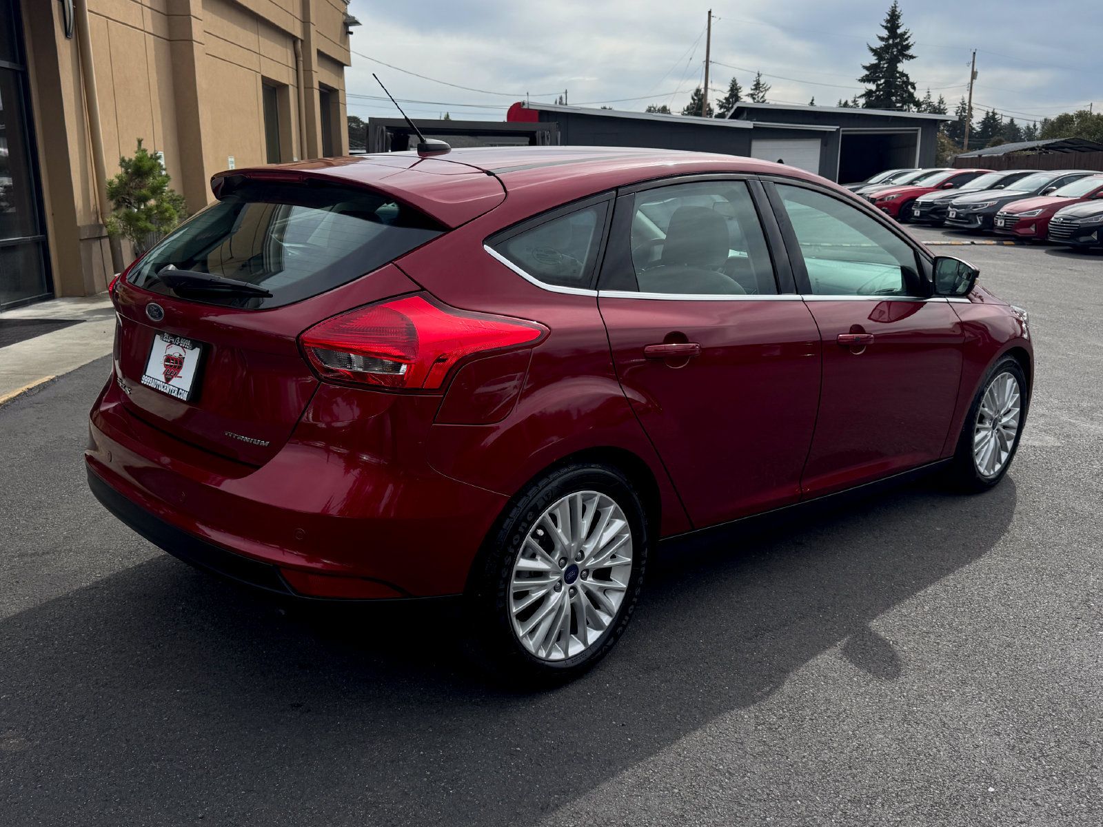 Used 2016 Ford Focus Titanium FWD image 7
