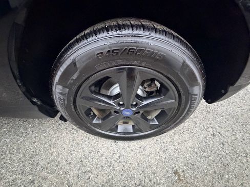 Used 2018 Ford Edge SE image 29