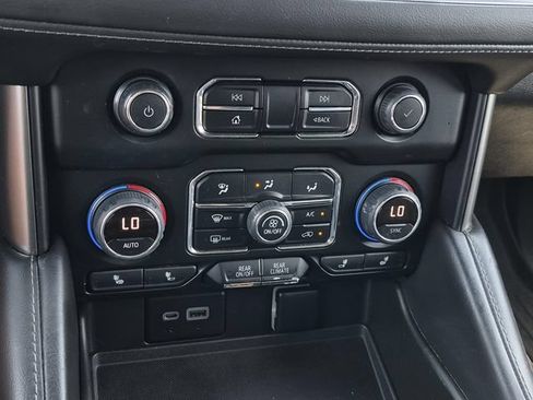 Used 2022 Chevrolet Suburban Z71 AWD/4WD image 47