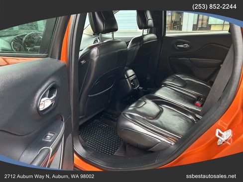 Used 2016 Jeep Cherokee Trailhawk w/ Leather Interior Group image 12