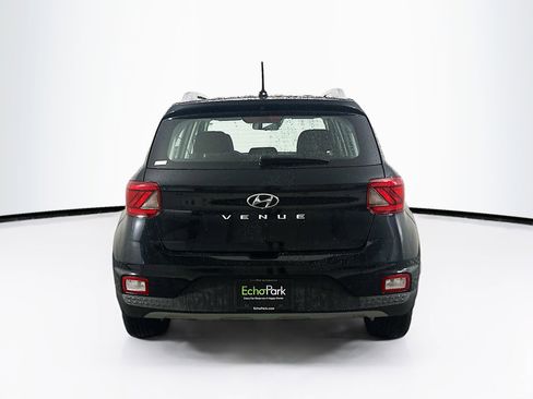 Used 2023 Hyundai Venue SEL image 7