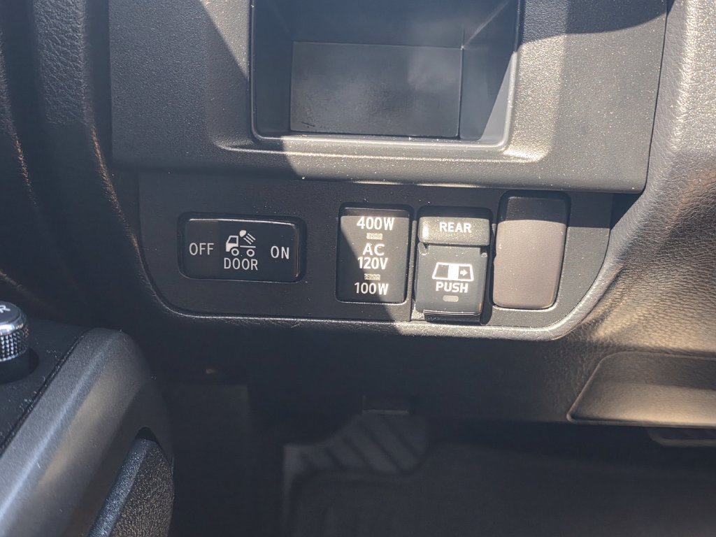 Used 2017 Toyota Tacoma TRD Sport w/ Tow Package RWD image 31